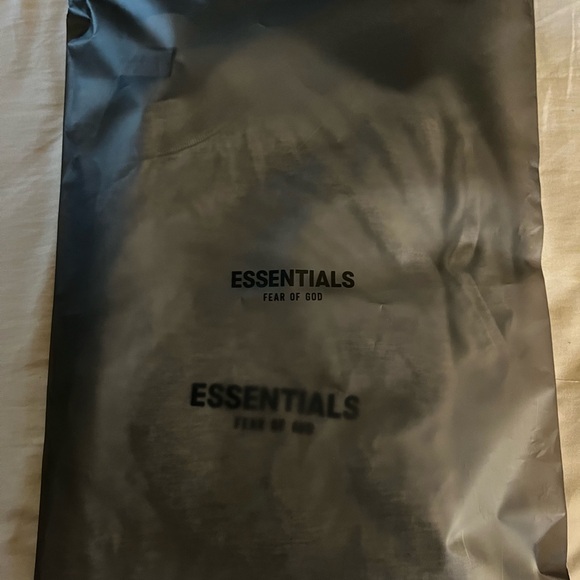 Light oatmeal Fear of god t-shirt size Large - Picture 6 of 8